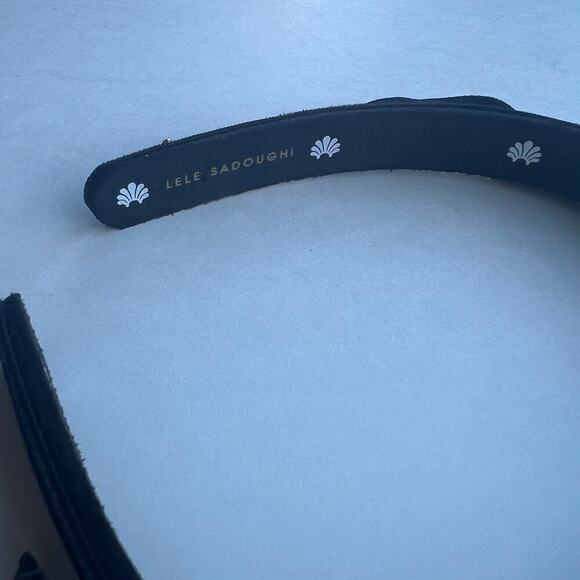 Lele Sadoughi Black Velvet Pearl Ribbon Gold Logo Headband NWT - Picture 5 of 11